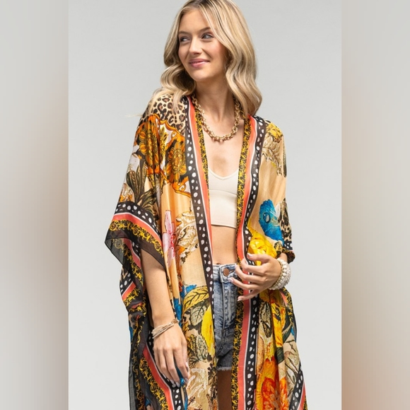 Bohemian Floral Print Kimono w Side Slits - Stunning Colors - Perfect for Spring - Picture 10 of 15